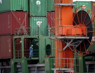World trade drops to lowest level in six years