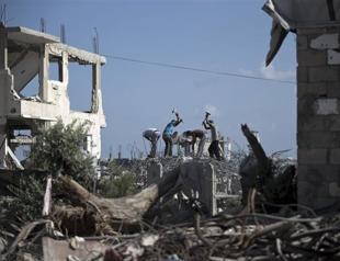 Israeli air strike targets Hamas in response to rocket attack