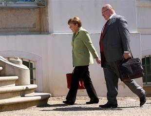 Germany will negotiate with Athens until last minute: Merkel ally
