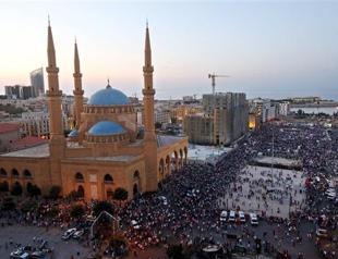 Lebanese in mass You Stink rally against politicians