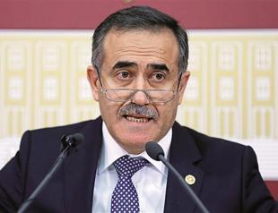 Former CHP deputy Özkes causes controversy with palace remarks