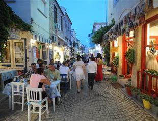 Summer bachelors and women who’d rather bake in the sun