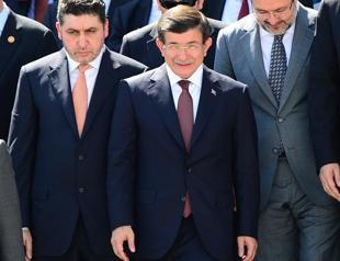 Turkish PM pledges to hold elections in line with international standards