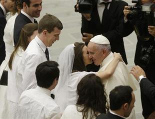 Pope makes it easier for Catholics to end marriages