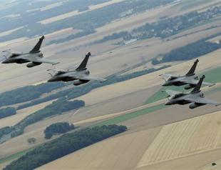 France carries out first Syria reconnaissance flight