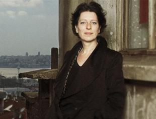 Turkey deports Dutch journalist after being released