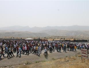 CHP urges lifting curfew in Cizre, demands government explanation