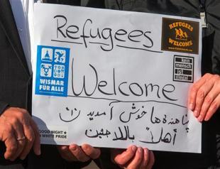 Austria, Germany open borders to migrants offloaded by Hungary