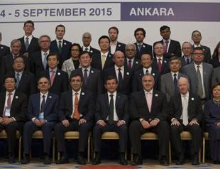 G-20 ministers meet world business leaders in Ankara