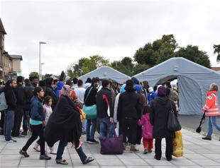 Germany to make extra 6 bn euros available for refugees: Coalition