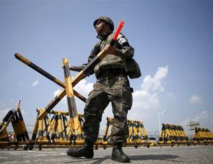 North, South Korea begin family reunion talks