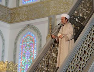 Turkey’s top cleric delivers Friday sermon, calls for unity