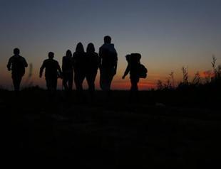 Record 5,809 migrants enter Hungary in new surge