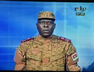 Burkina Faso military takes power, dissolves gov’t