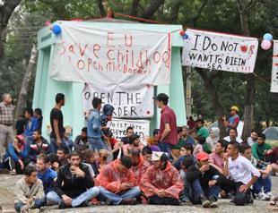 Syrian migrants sit-in in second week in Turkey’s northwest