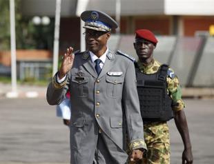 Burkina Fasos president back in charge as coup fails
