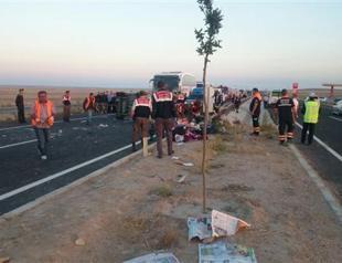 VIDEO: 13 killed, one wounded in car crash in central Turkey
