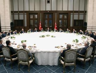 VIDEO: The making of Erdoğan’s gigantic dinner table