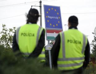 Border-free Europe unravels in migrant crisis