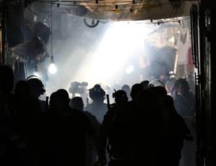 Clashes rock Jerusalem mosque compound for third day
