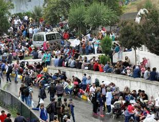 Syrian migrants determined to march on amid ‘deadline’