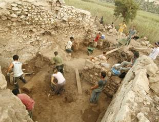 Support for excavations on the rise