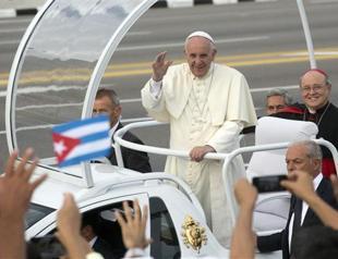Pope tells U.S. and Cuba to push detente further
