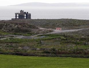 Britain pledges 2 billion for nuclear plant