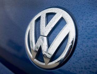 Volkswagen shares skid 13% on false emission scam in US