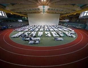 Merkel tells Europe: Germany cant cope with migrants alone