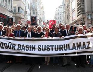 Turkish journalists rally for press freedom amid rising pressure