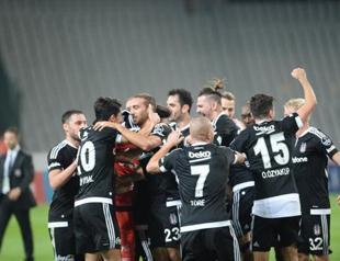 Beşiktaş beats Fenerbahçe, taking league lead