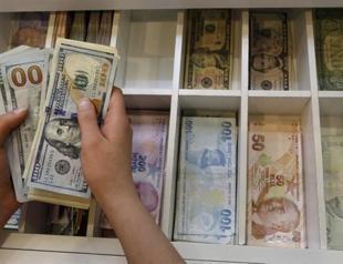 Turkish lira drops to new low against dollar