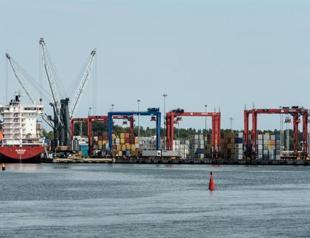 Turkey’s foreign trade deficit drops sharply in August