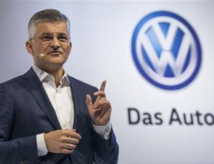 VWs US chief apologizes to Congress for emissions scandal