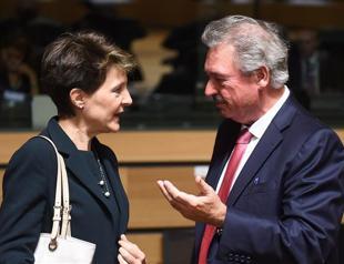 EU to speed up deportations to tackle migrant crisis