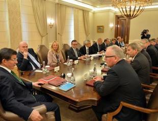 No Schengen, no readmission, says Davutoğlu