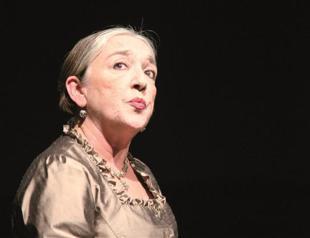 Theater actress dies aged 68