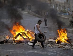 Israel demolishes attackers homes in crackdown