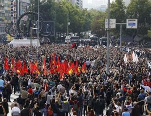 Protesters gather at scene of Ankara bombings; 95 dead