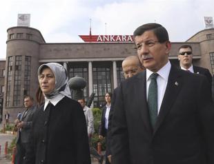 Turkish PM visits site of Ankara bombing