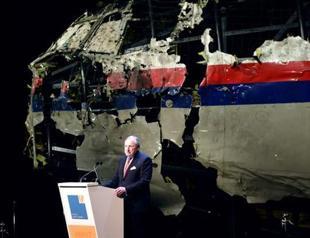 Flight MH17 shot down over Ukraine by Russian-built Buk missile, Dutch report says