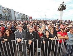 Izmirians mourn Ankara victims through the largest demonstration since Gezi Park