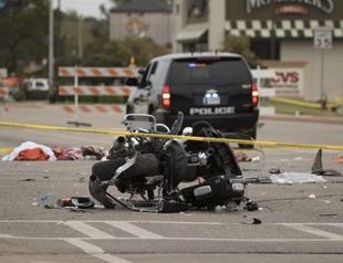 Car plows into crowd at Oklahoma parade, killing 3, injuring dozens