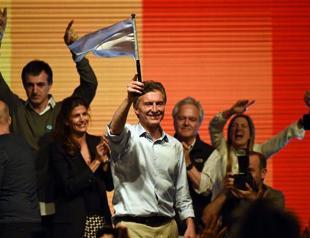 Argentine opposition candidate Macri forces run-off in presidential election