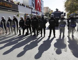 Turkish police raid critical media HQ, shut down live broadcast