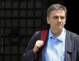 Greece, lenders in final push to seal new bailout