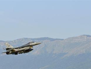 US, allies target militants in 23 air strikes in Syria, Iraq: US