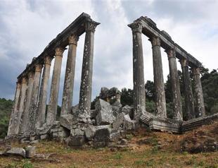 Greeks abort temple construction in Turkey due to economic crisis – 1,800 years ago