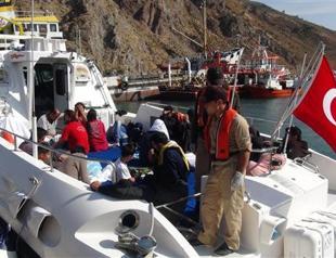 Twelve migrants drown after boat sinks off of Turkey’s Aegean coast